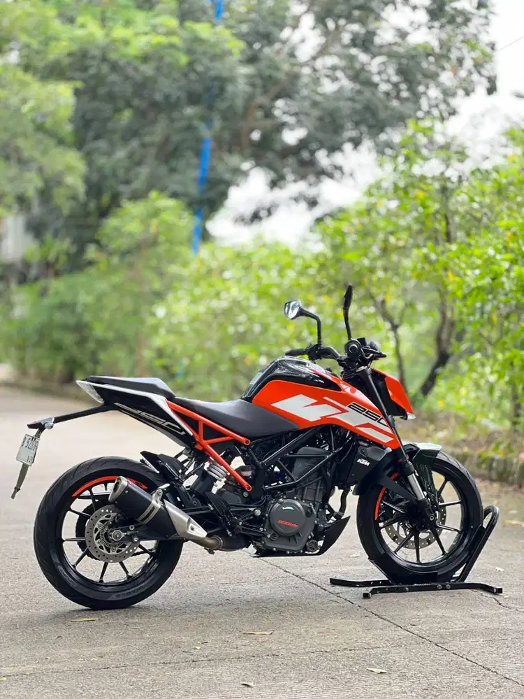KEREN ABIS! KTM DUKE 250 ABS 2018 ORANGE KM RENDAH SIAP TOURING