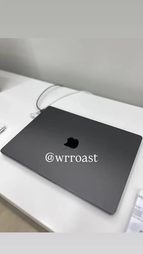 Macbook Pro M5 14inch New Hello Store