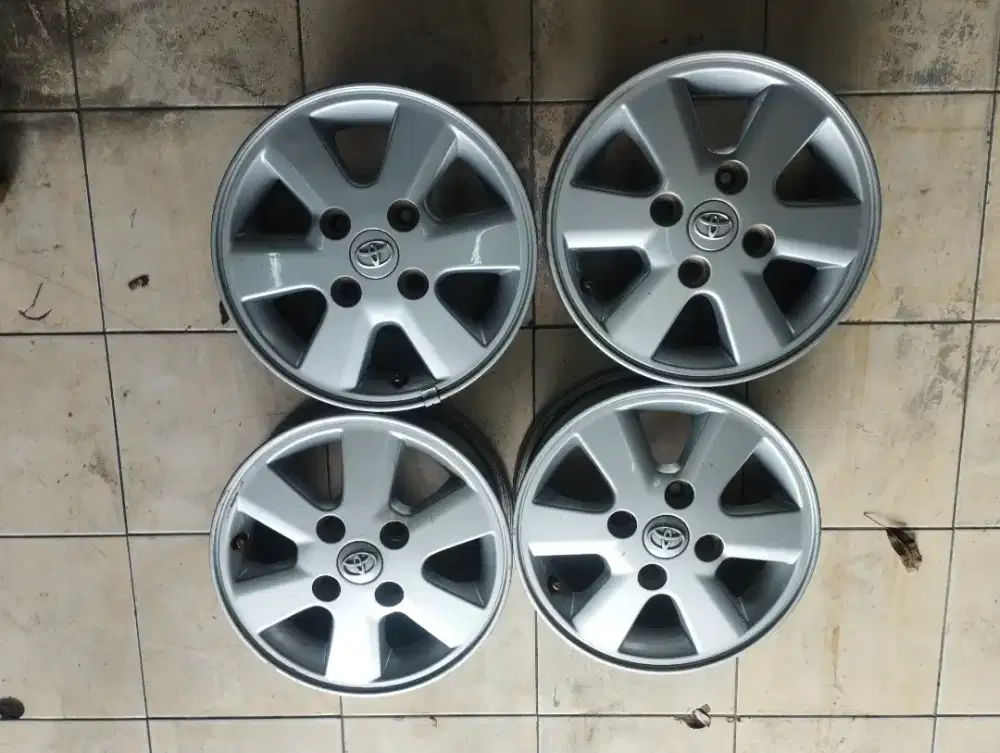 Dijual. 4pc velg toyota avanza R14