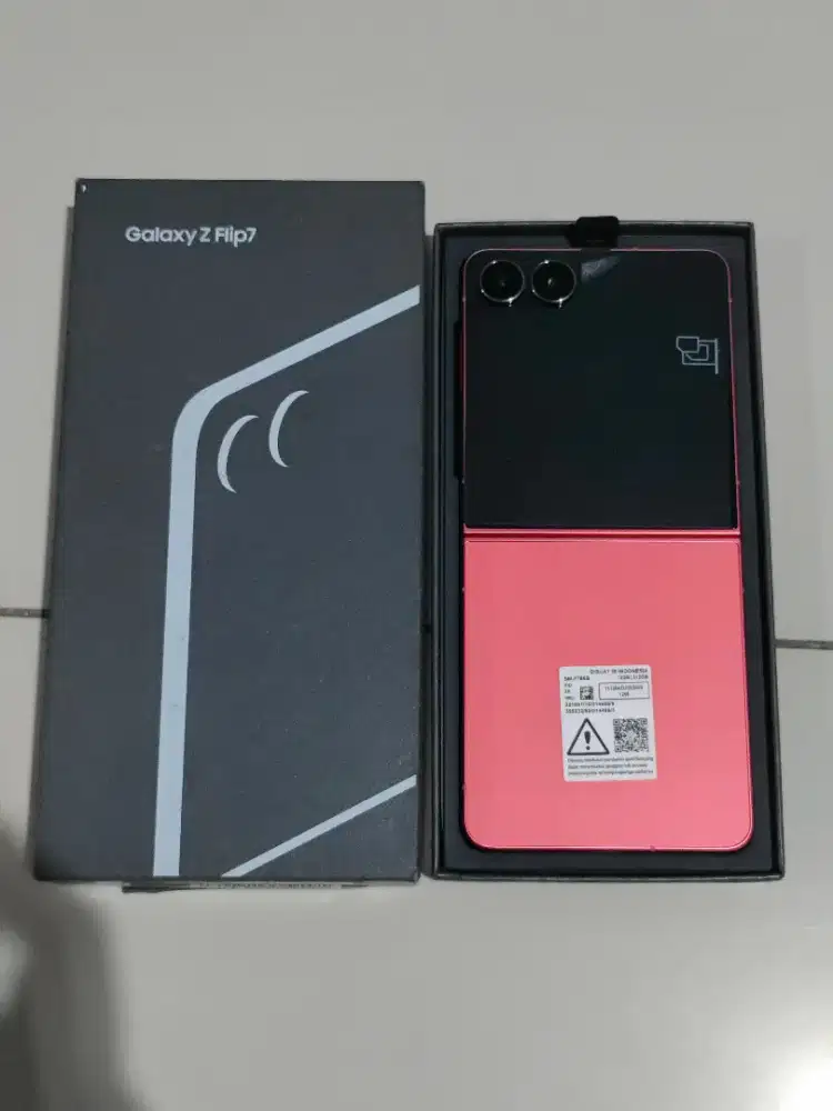 Samsung Galaxy Z Flip 7 5G - 12/512GB BNOB - Garansi Resmi -Like New