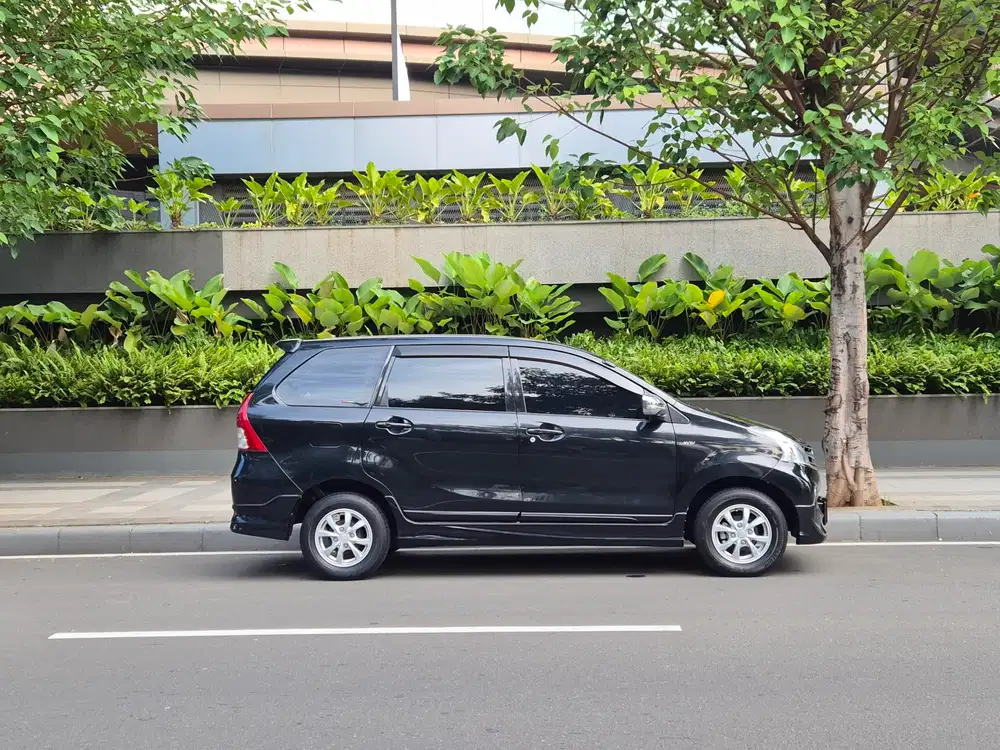 Toyota avanza g matic 2014