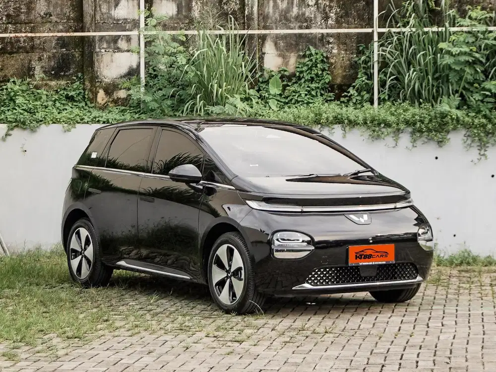 Wuling Cloud Pro Long Range Matic Hitam 2024