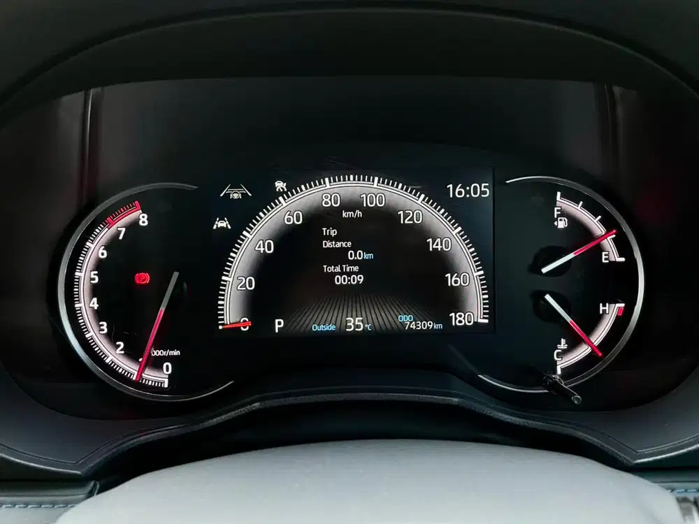 Toyota Voxy 2022 Bensin