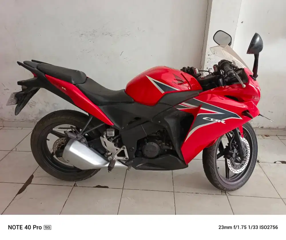 Jual beli CBR th2012 samping kompelik Andika hairi motor bjm