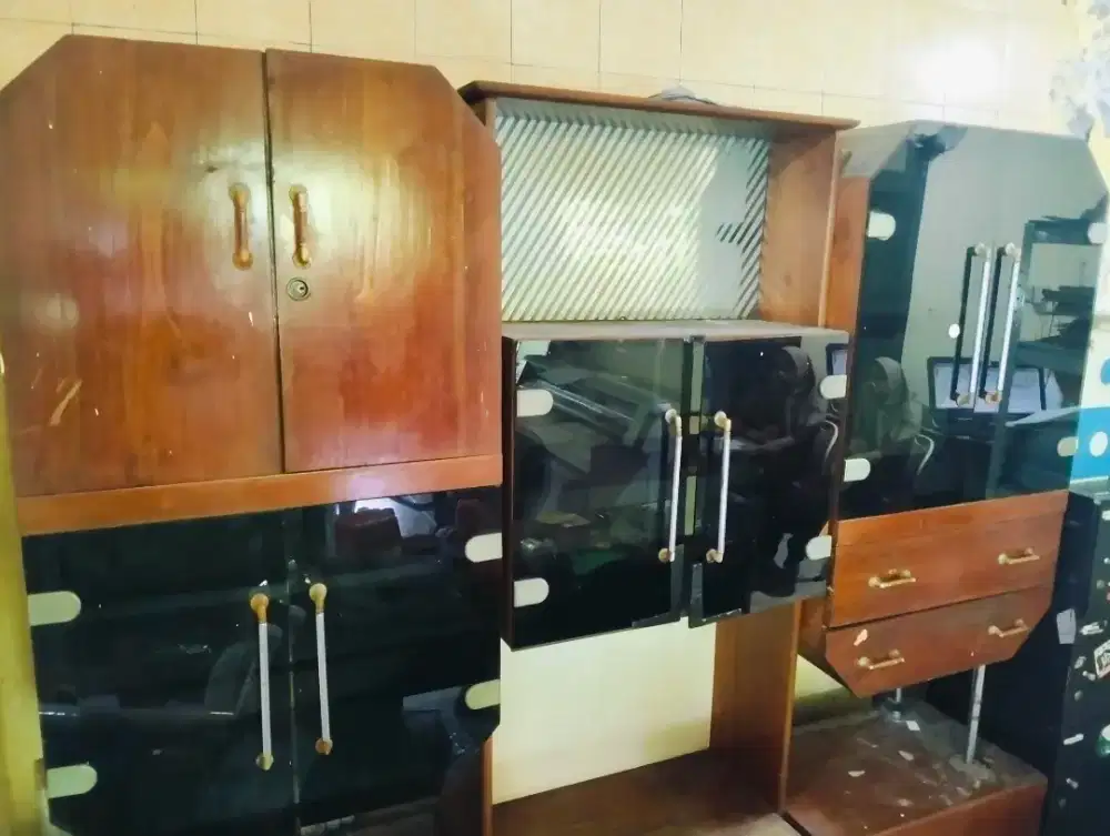 Lemari Buffet Pajangan