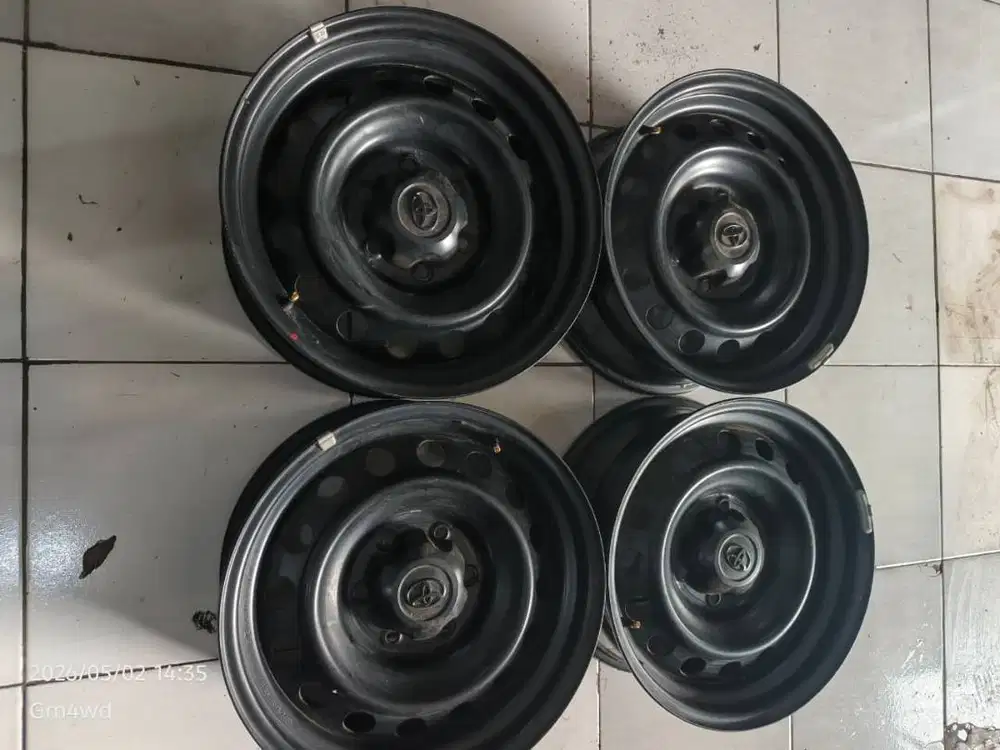 velg kaleng 7,5 R17 original toyota Hillux