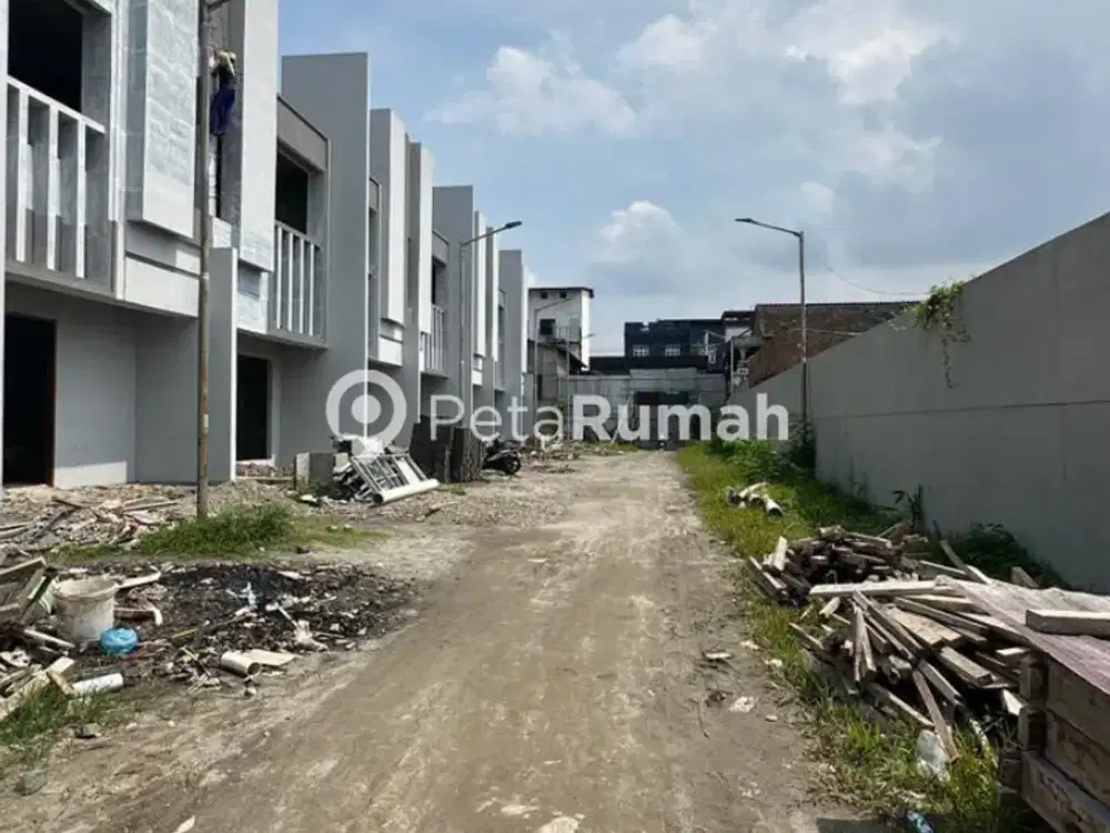 DIJUAL VILLA JALAN PASAR III KOMPLEK ROYAL RESIDENCE - DAERAH KRAKATAU (irwandi)