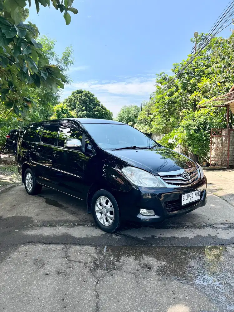 Toyota Kijang Innova 2009 Bensin