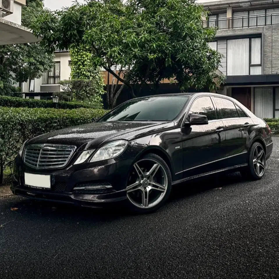 (CASH) Mercedes Benz E250 Avantgarde W212 2010