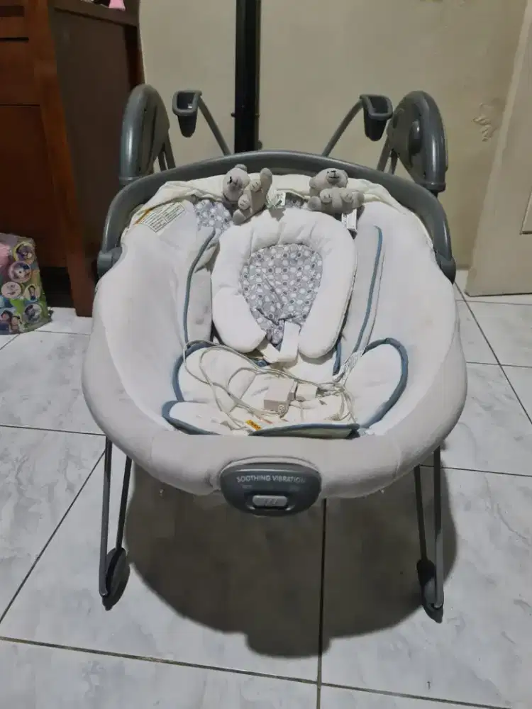 Graco baby bouncer