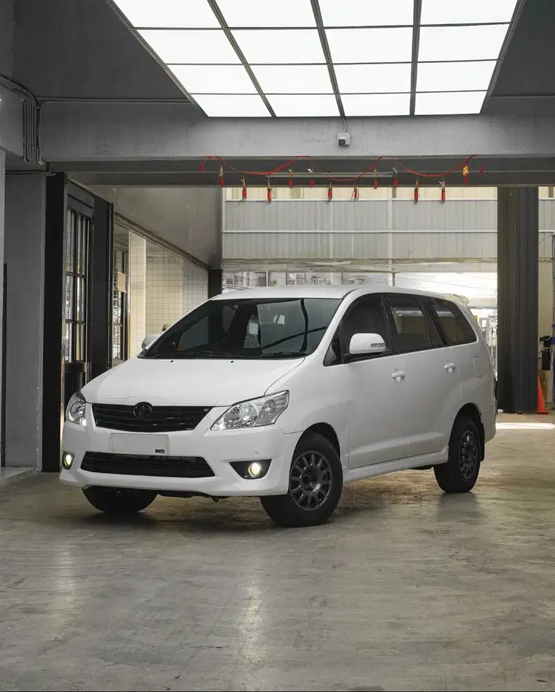 Toyota Innova 2KD Diesel AT 2013 Tipe V (Special order - Captain Seat)