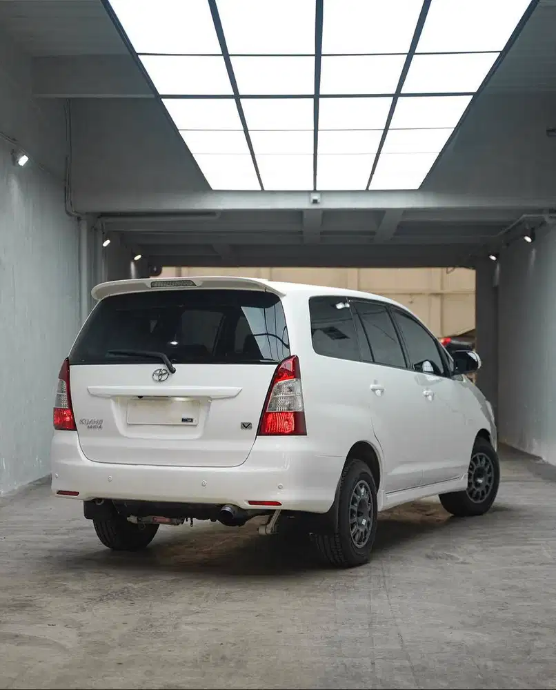 Toyota Innova 2KD Diesel AT 2013 Tipe V (Special order - Captain Seat)