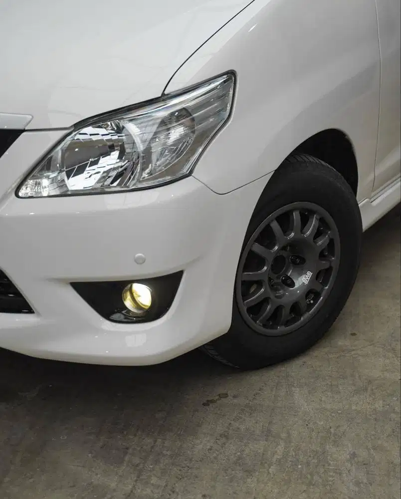 Toyota Innova 2KD Diesel AT 2013 Tipe V (Special order - Captain Seat)