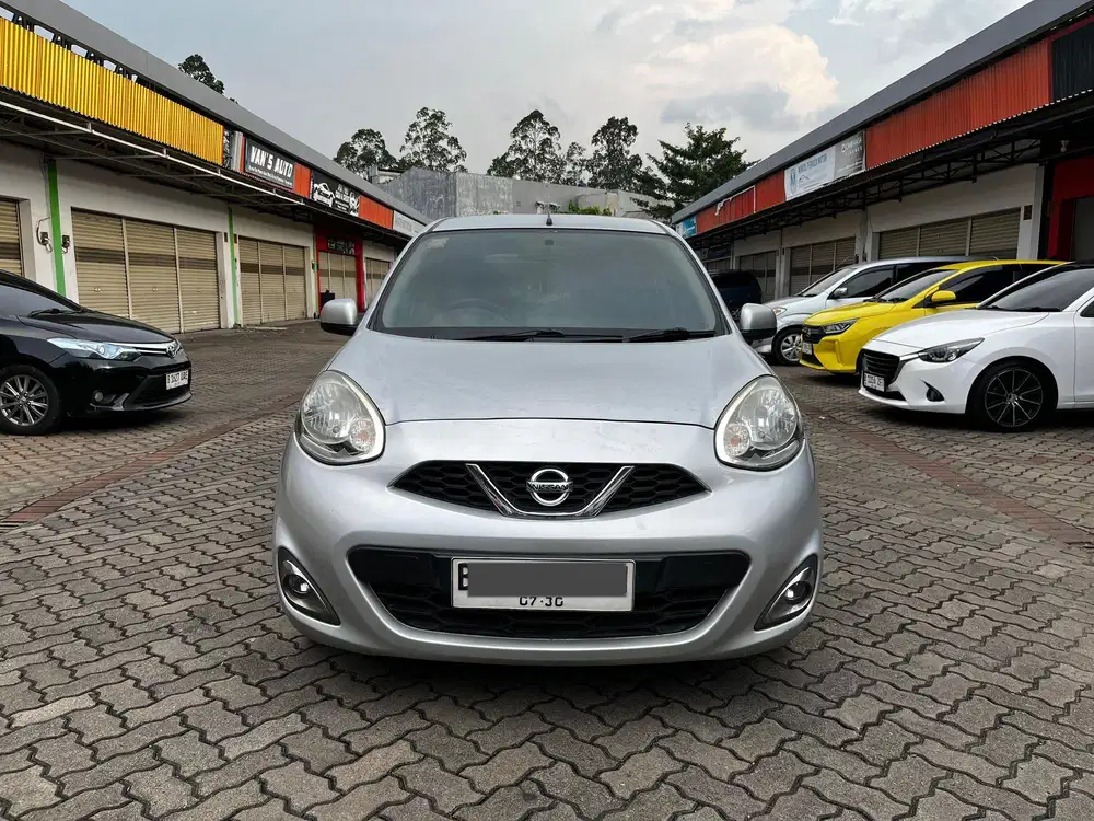 NISSAN MARCH 1.2 AT 2015 DP5JUTA