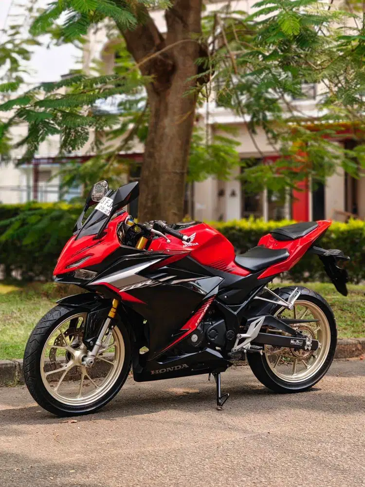 HONDA NEW CBR150R ABS MERAH 2022 KM LOW PAJAK ON SUPERB