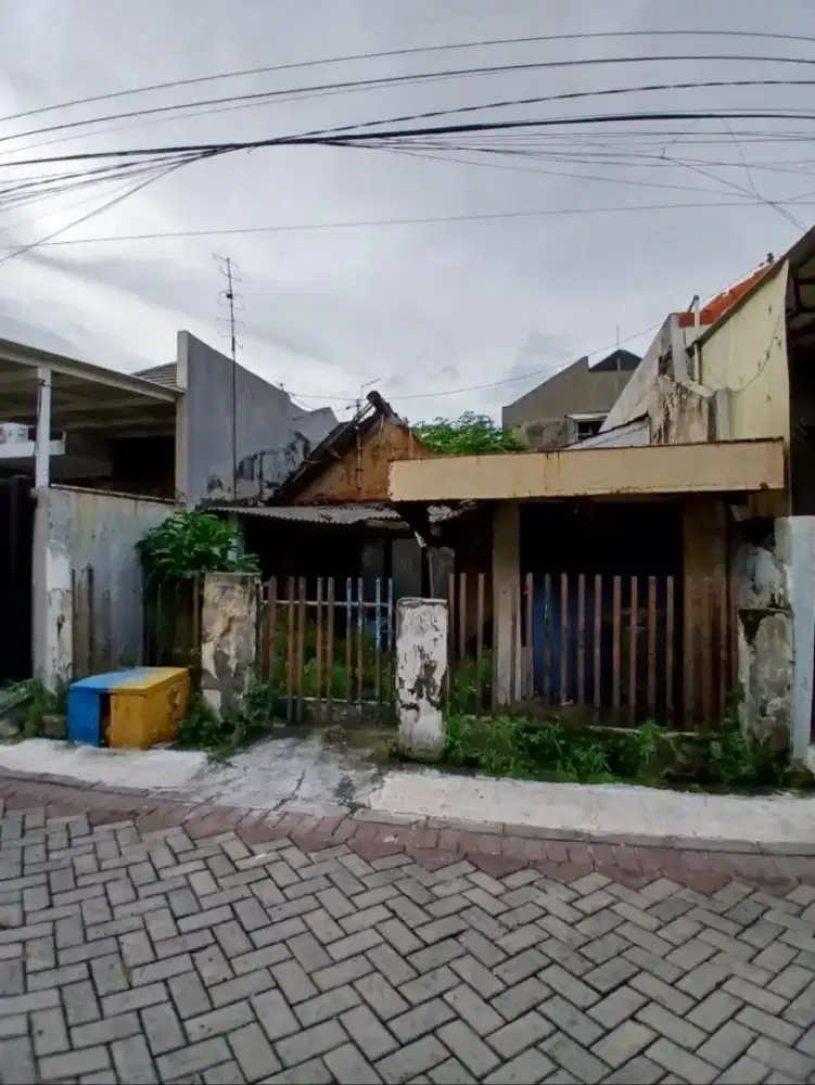 Murah, Jual Rumah Hitung Tanah di Area Ngagel, Surabaya