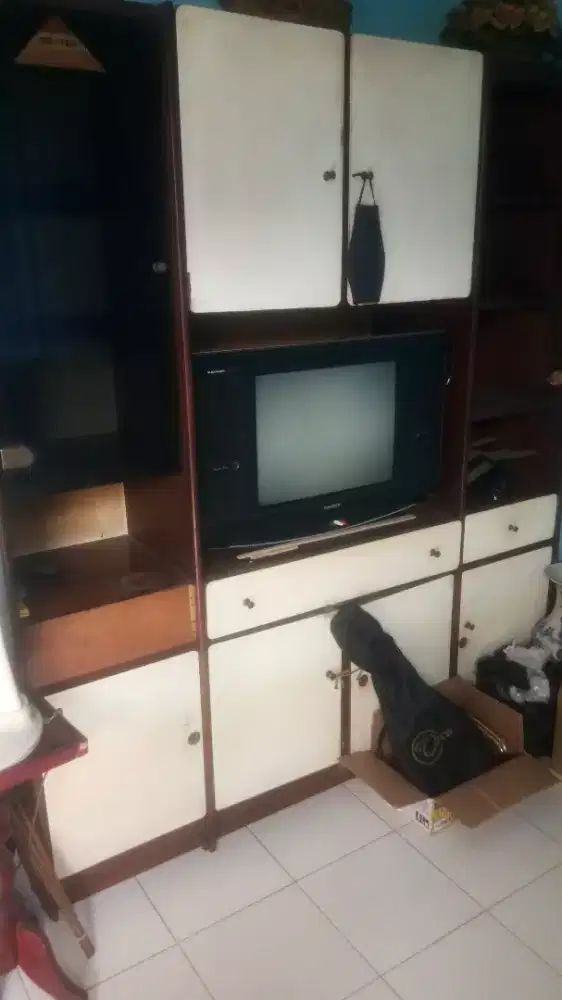 Lemari buffet lecet pemakain saja
