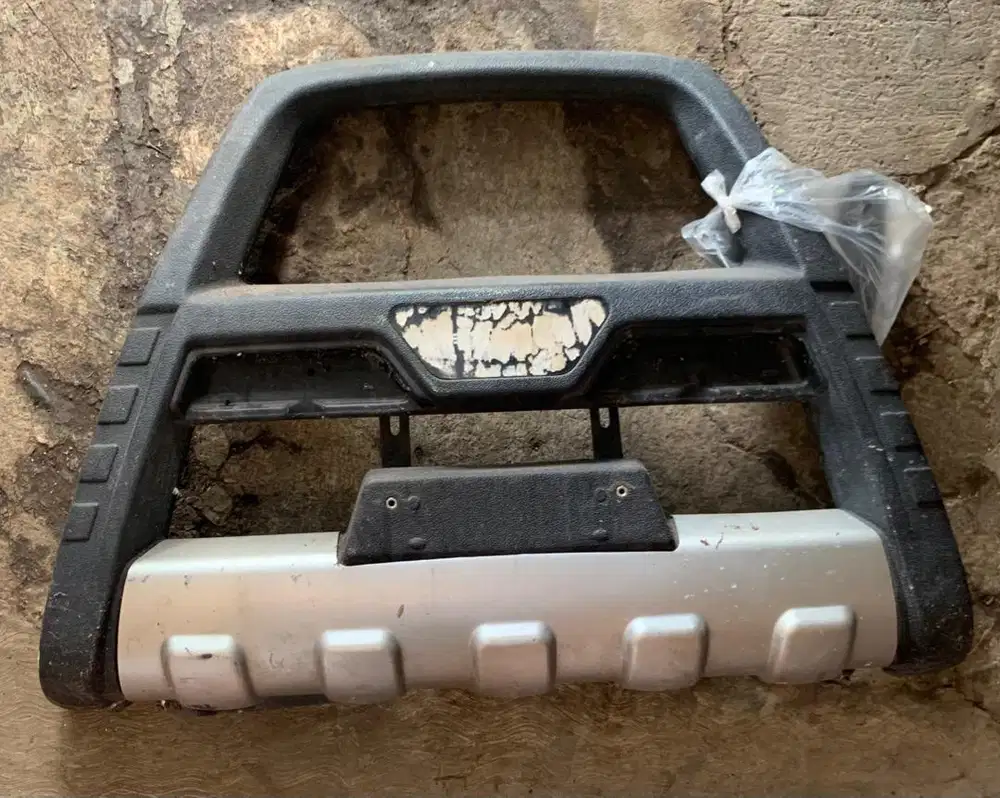 Tanduk Bumper Depan Mobil