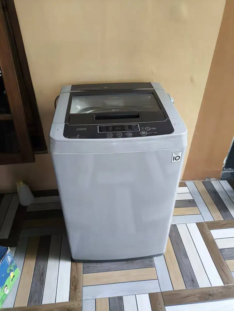Mesin Cuci LG Smart Inverter 8 kg TurboDrum