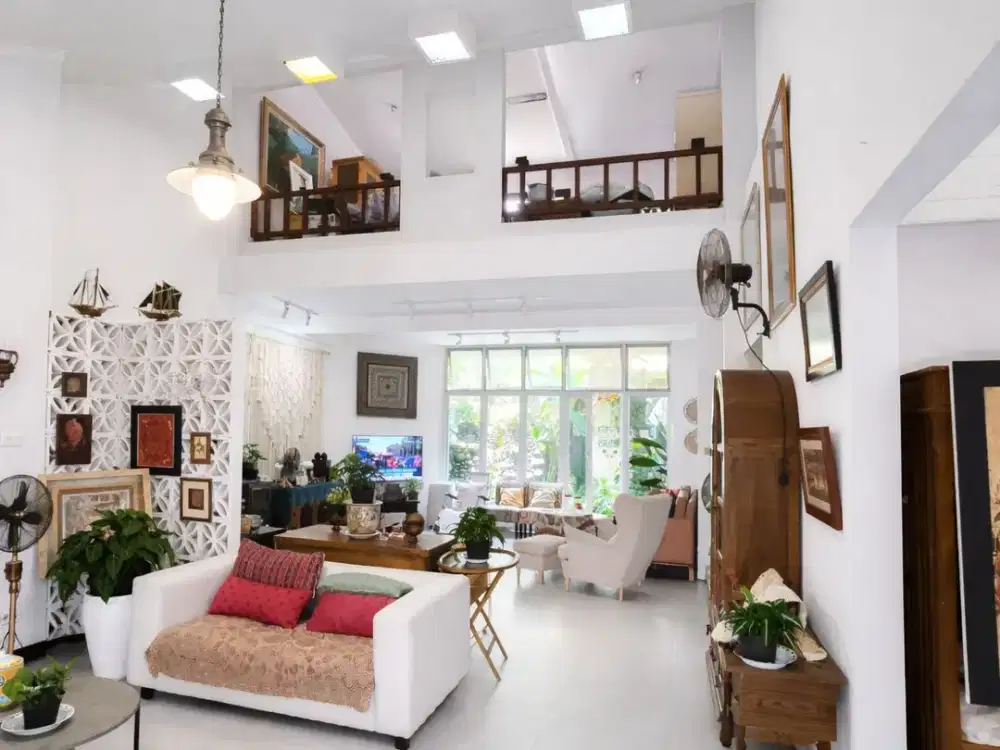 Dijual Rumah cantik Semi furnish lippo village karawaci siap huni