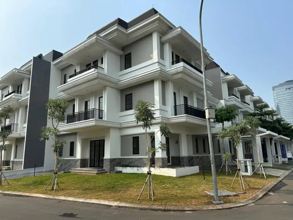 Turun Harga - Dijual Rumah 3 Lantai Siap Huni di Cluster Alam Sutera dekat Binus