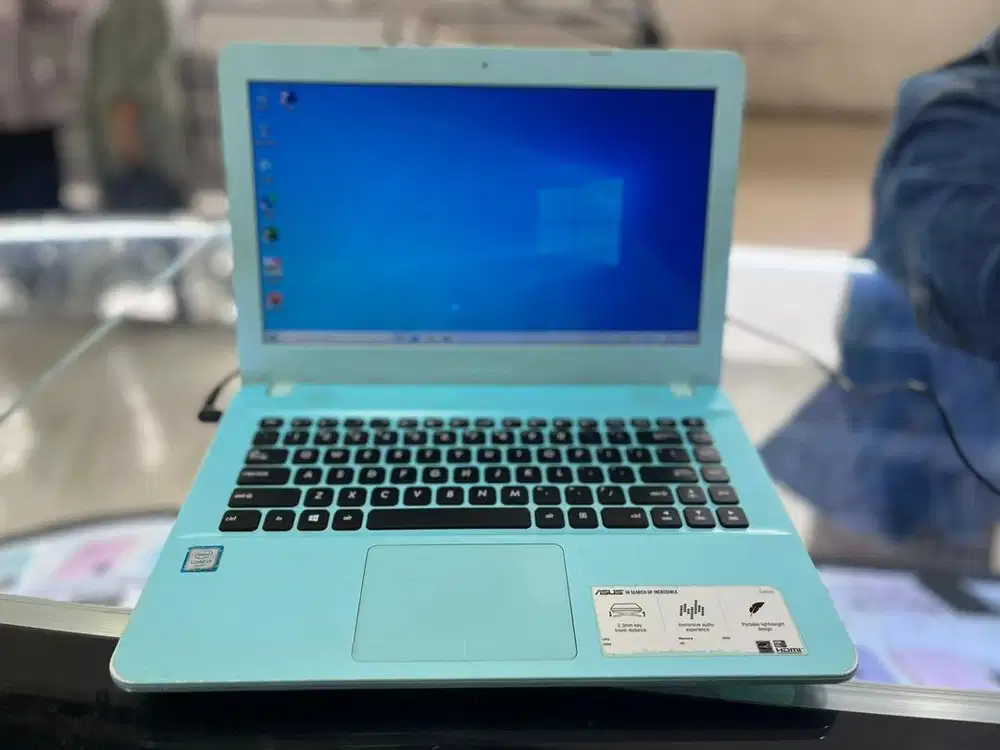 Laptop Asus X441UA Intel core i3-6006U unit charger. Ram 4gb hdd 500GB