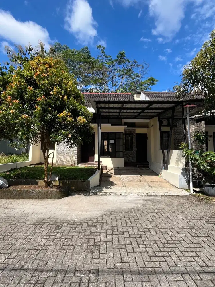 Disewakan Rumah Hunian Cluster 1 Lantai 2 KT, LT 121 M2