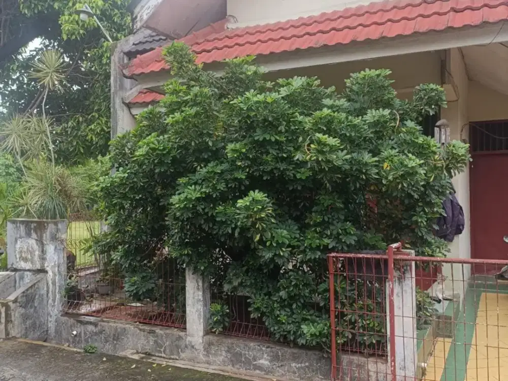Rumah dijual Murah, Nempel Taman, Galaxy, dekat Tol Bekasi Barat