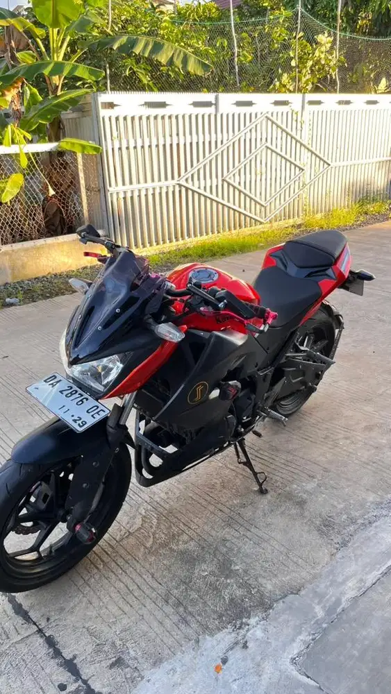 Dijual cepat kawasaki Z 250 tahun 2024
