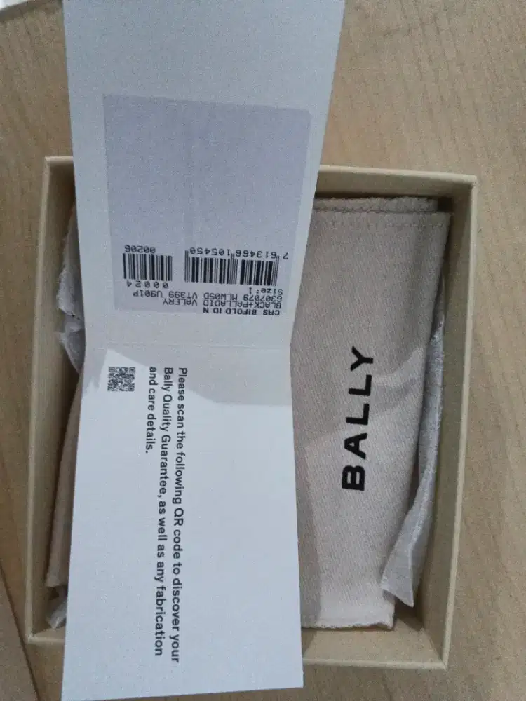 BALLY Crsbifold Wallet original