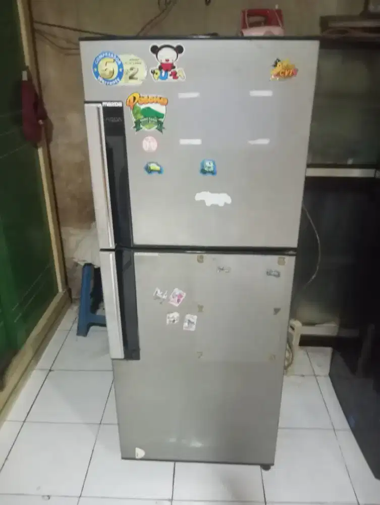 Kulkas 2 pintu aqua