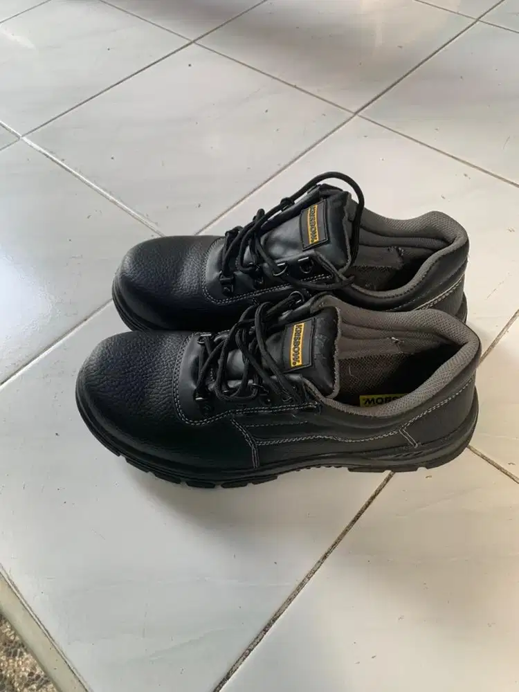 Sepatu krisbow argon size 42