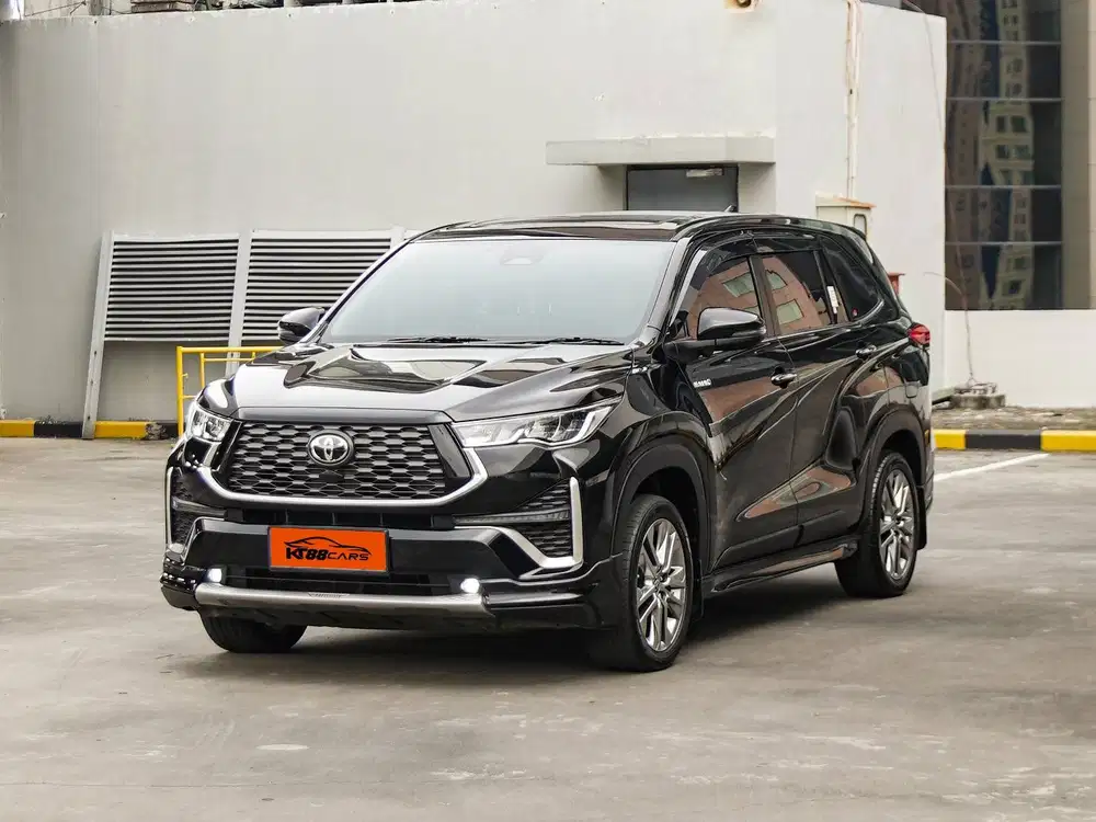 Zenix Q TSS Modelista Hybrid 2023 Hitam
