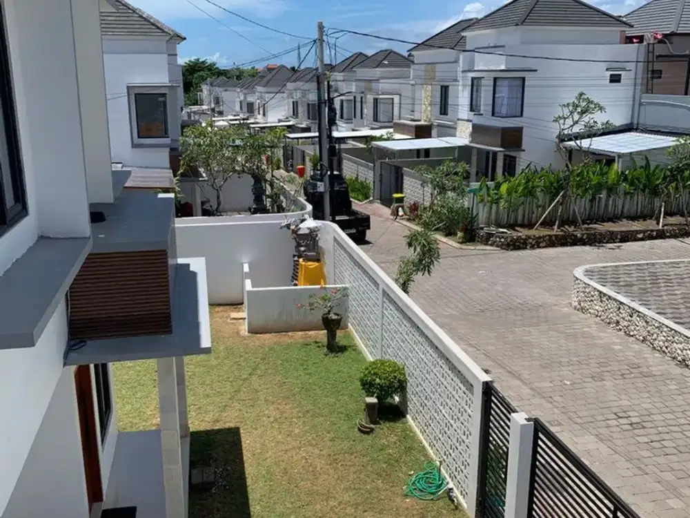 Rumah Baru 2 Lantai dengan One Gate System Disewakan, di Nusa Dua