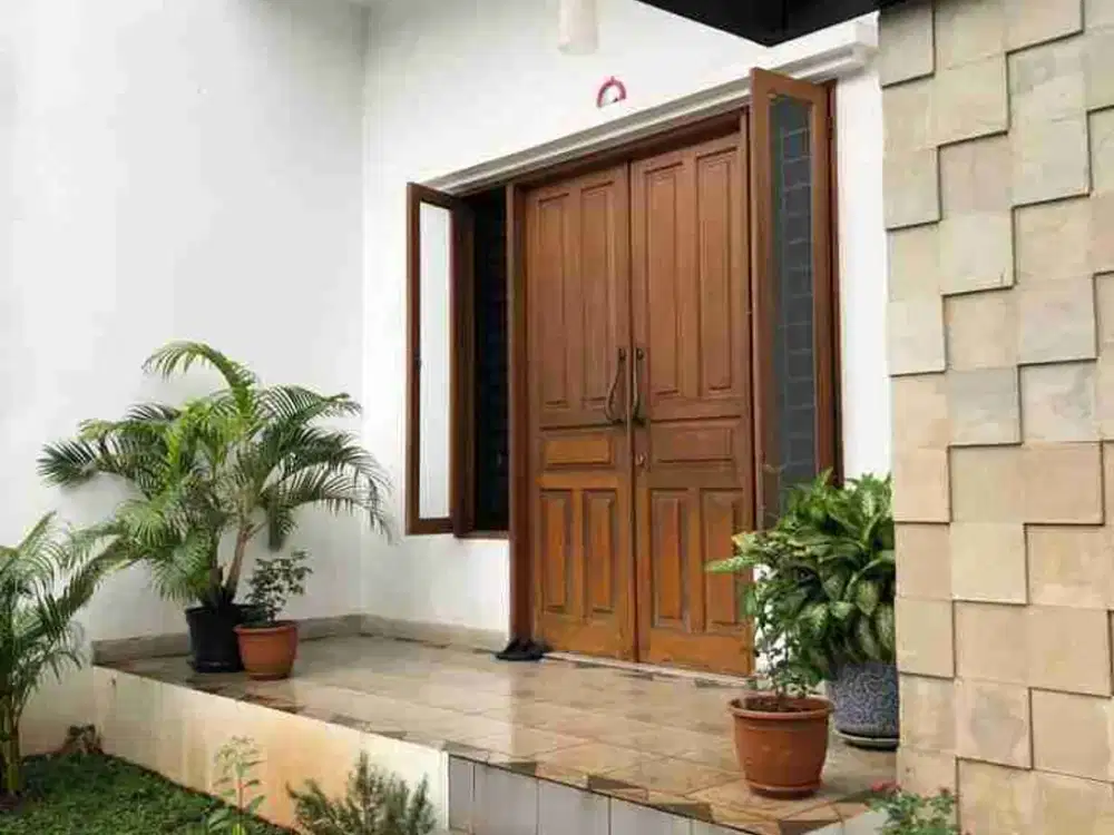 Rumah Siap Huni Luas 200m Pondok Indah Jakarta Selatan