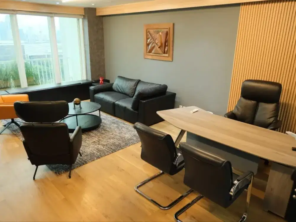 Ruang CEO Executive Suite