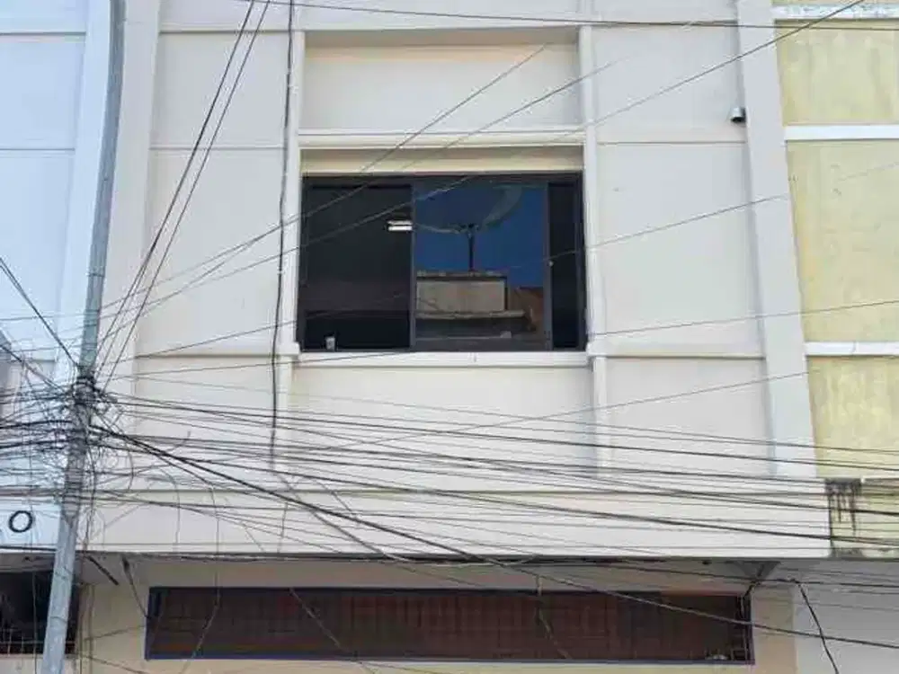 ruko pusat bisnis tengah kota Makassar