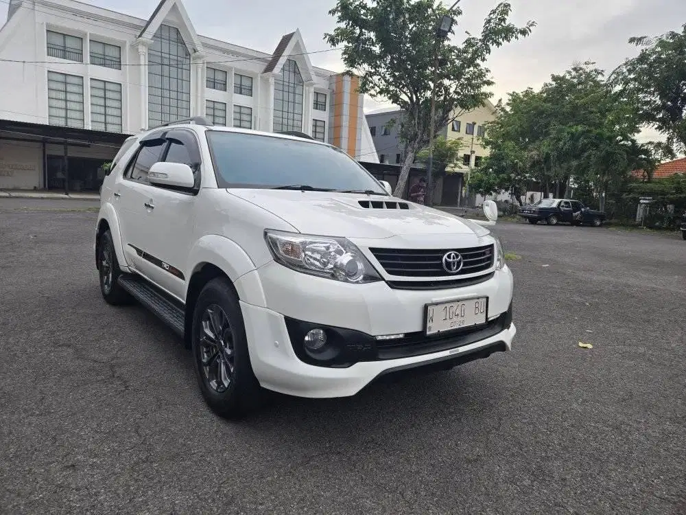 FORTUNER VNT 2.5 TRD MANUAL  2014