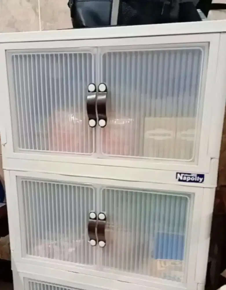 LEMARI LIPAT PLASTIK