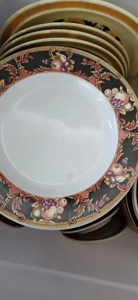 Piring makan keramik asli