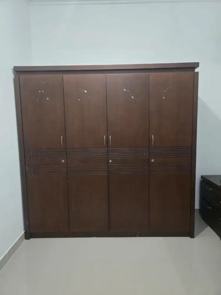 Jual cepat,lemari 4 pintu & meja rias+ bupet 2 laci