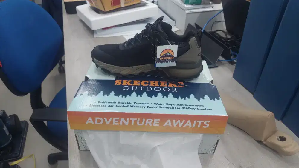 Sepatu Sketcher Outdoor max uk. 41