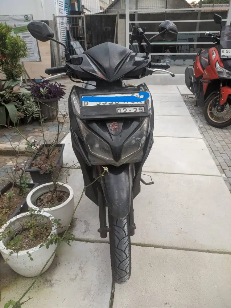 VARIO 125 HITAM 2014