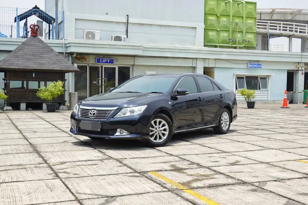 TOYOTA CAMRY 2.5 G AT 2013 BENSIN