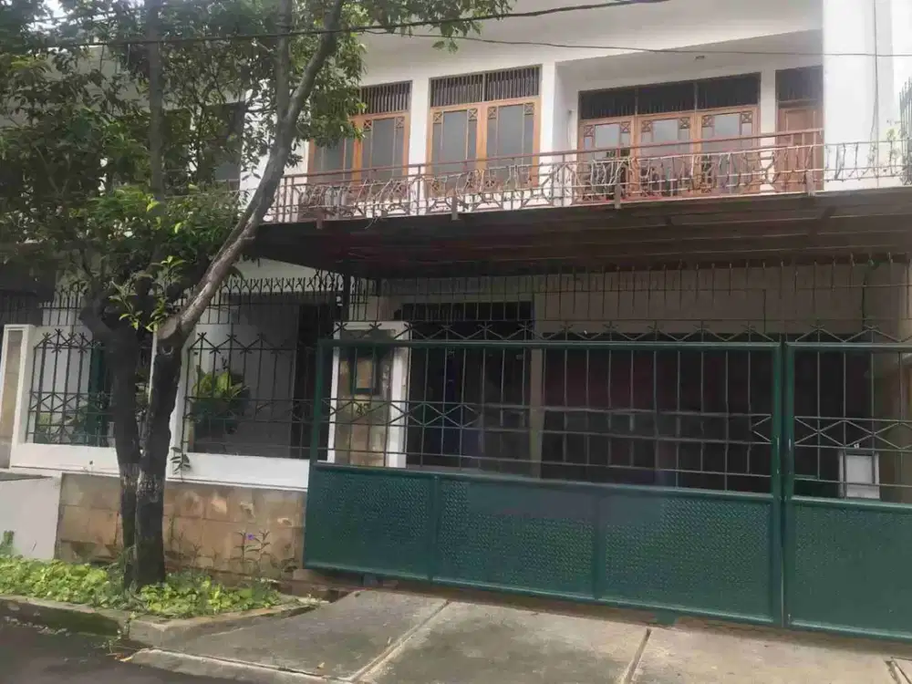 Rumah Siap Huni Lokasi Strategis di Mega Kuningan Jakarta Selatan