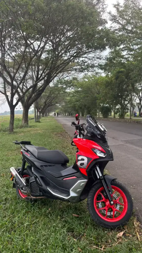 Aprilia SR GT 200 S