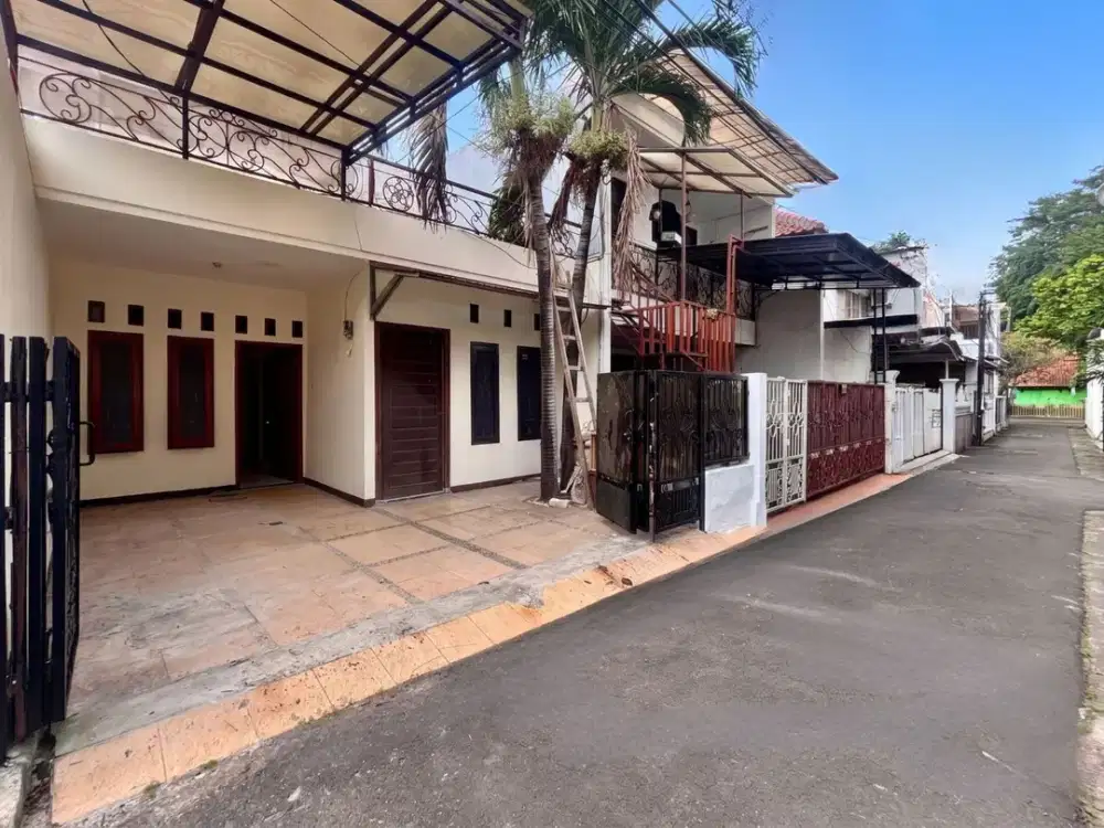 GAK SAMPE 2 M ! RUMAH SIAP HUNI DI TEBET, AKSES JALAN 1 MOBIL !!!