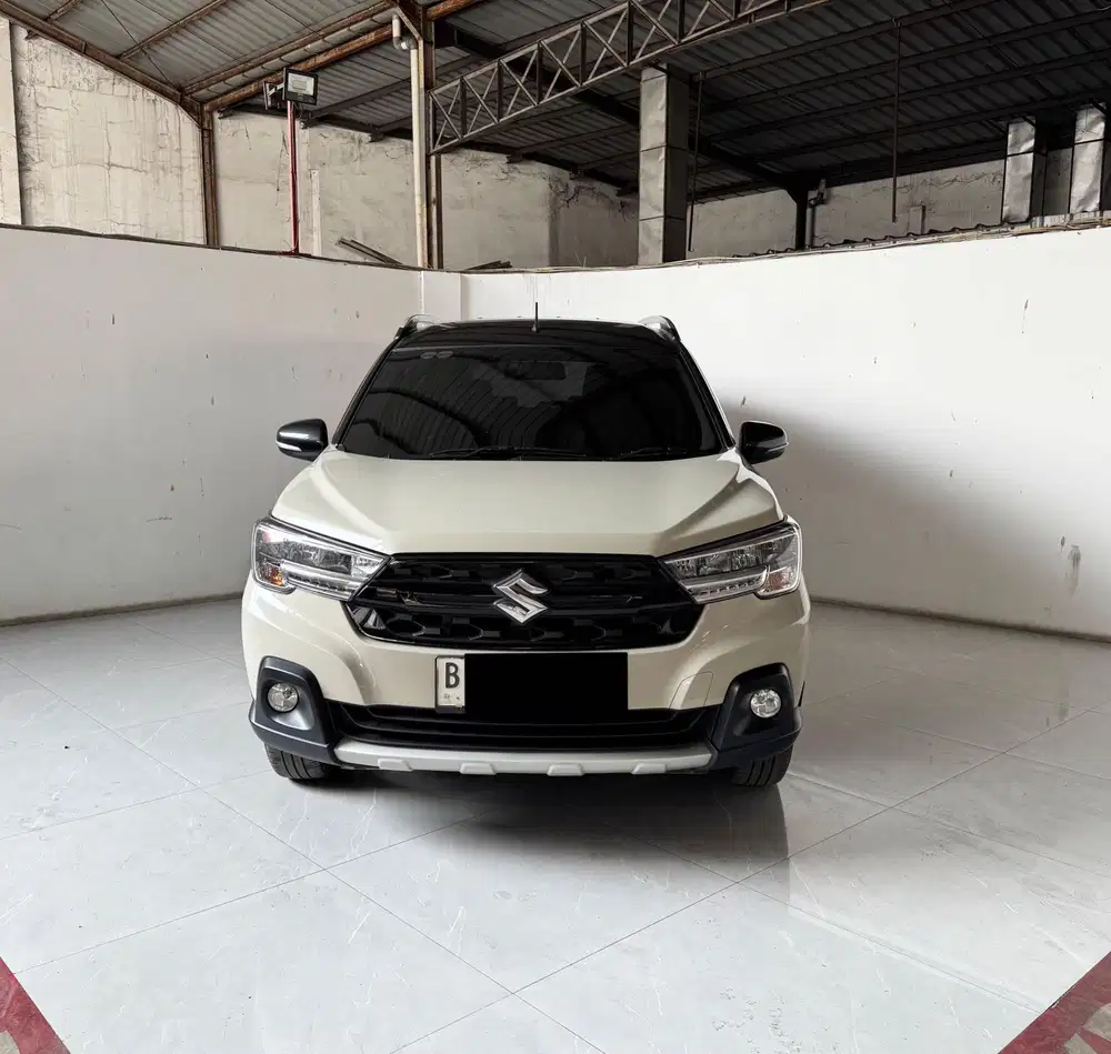 Suzuki XL7 Alpha hybrid At coklat muda mulus km low