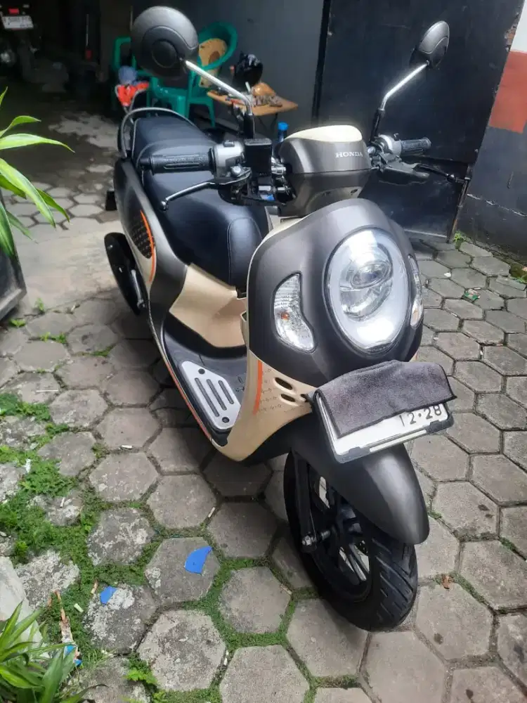 SCOOPY 2023 low KM 8.xxx