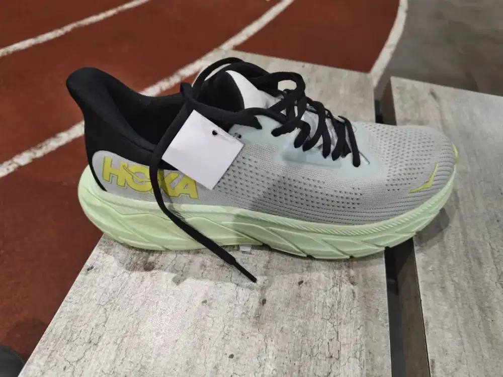 Prelove sepatu hoka arahi 7